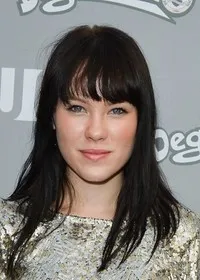 영화배우인 클로이 로즈의 대표 이미지