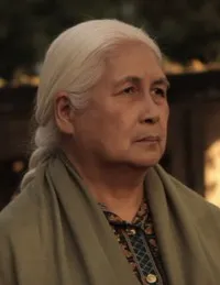 영화배우인 아마 퀴암바오의 대표 이미지