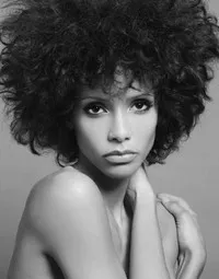 영화배우인 소니아 롤랑의 대표 이미지