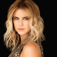 영화배우인 엘리자베스 하워의 대표 이미지