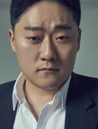 영화배우인 홍지석의 대표 이미지