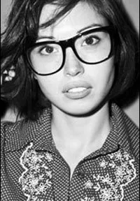 영화배우인 사라스 힐의 대표 이미지