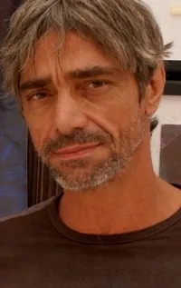 영화배우인 호네이 빌렐라의 대표 이미지