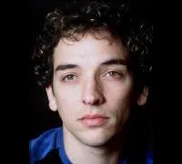 영화배우인 카두 파베로의 대표 이미지