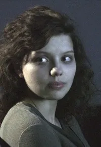 영화배우인 클로에 레빈의 대표 이미지