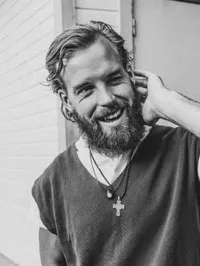 영화배우인 마르텐 멧사비르의 대표 이미지