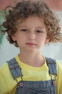 영화배우인 어거스트 마투로의 대표 이미지