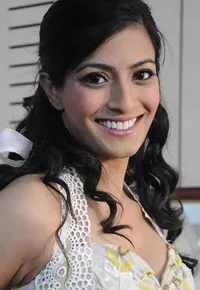 영화배우인 바랄락스미 사라트쿠마르의 대표 이미지