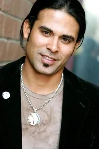 영화배우인 써니 말릭의 대표 이미지