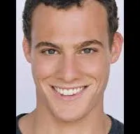 영화배우인 케람 부르신의 대표 이미지