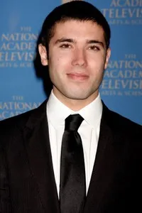 영화배우인 크리스토스 앤드루스의 대표 이미지