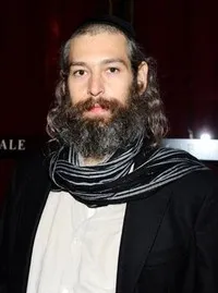 배우인 마티샤후의 대표 이미지