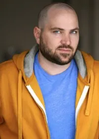 영화배우인 조이 오글스비의 대표 이미지