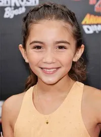 영화배우인 로완 블랜차드의 대표 이미지