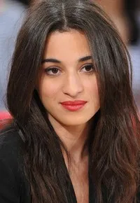 영화배우, 가수인 카멜리아 조르다나의 대표 이미지