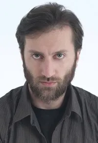 영화배우인 사스코 코체브의 대표 이미지