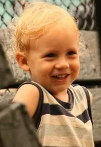 영화배우인 존 헉 매커비의 대표 이미지