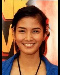 영화배우인 아울리아 사라의 대표 이미지