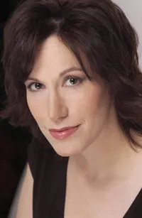 뮤지컬배우인 안드레아 리베트의 대표 이미지