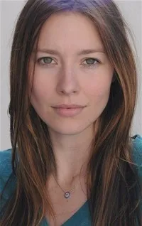 영화배우인 제시카 블랙모어의 대표 이미지