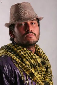 영화배우인 밀라드 케이마람의 대표 이미지