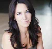 영화배우인 케리 노튼의 대표 이미지