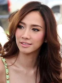 영화배우인 파차라파 차이추아의 대표 이미지