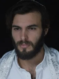 영화배우인 아르투르 몰리니에의 대표 이미지