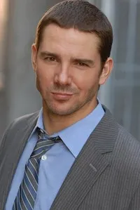 영화배우인 드류 로쉬의 대표 이미지