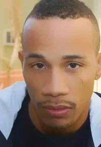 영화배우인 클리프튼 모리스의 대표 이미지