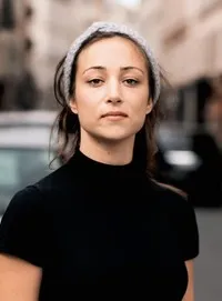 영화배우인 엔네 슈바르츠의 대표 이미지