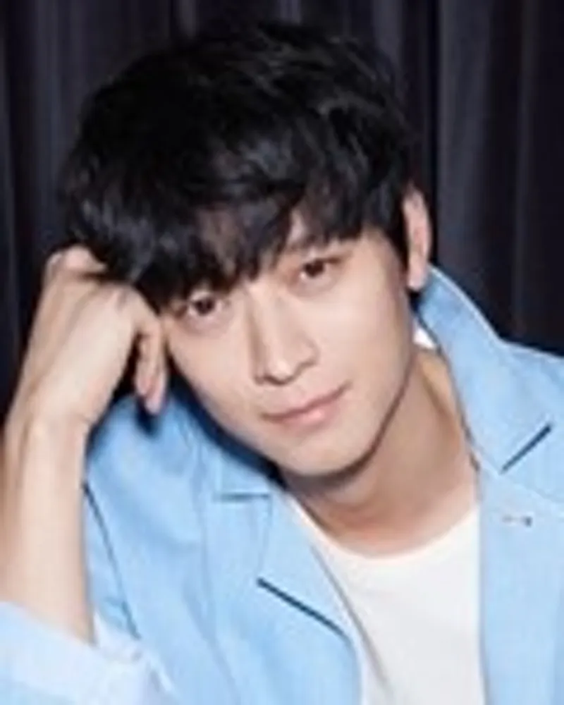 영화배우, 모델인 강동원의 대표 이미지