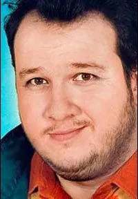 영화배우인 사한 괴크바카르의 대표 이미지