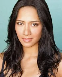 영화배우인 밀린 살리의 대표 이미지