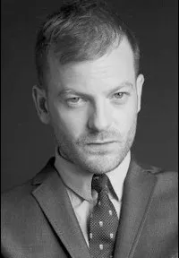 영화배우인 맥스 로테슬레이의 대표 이미지