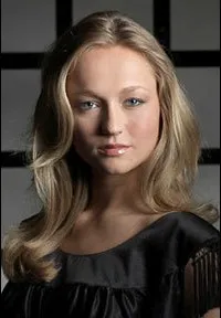 영화배우인 카롤리언 스포르의 대표 이미지