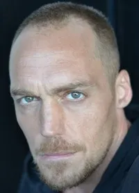 영화배우인 던컨 메도우스의 대표 이미지