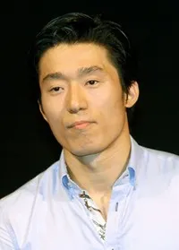 영화감독인 악송의 대표 이미지