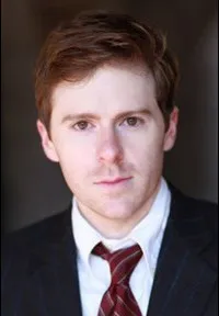 영화배우인 피어스 크라벤스의 대표 이미지