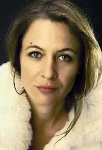 영화배우인 율리아 투르나우의 대표 이미지