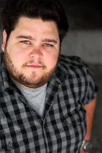 영화배우인 찰리 쿤츠의 대표 이미지