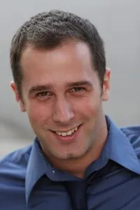 영화배우인 러셀 웨일리의 대표 이미지