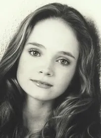 영화배우인 핼리 웨그린 그로스의 대표 이미지