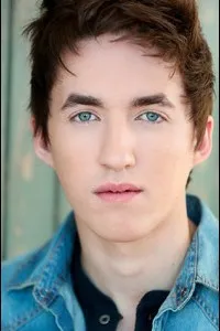 영화배우인 콜튼 카스타네다의 대표 이미지