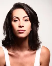 영화배우인 알렉산드라 마네아의 대표 이미지