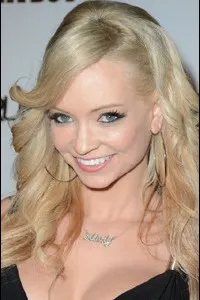 영화배우, 모델인 민디 로빈슨의 대표 이미지