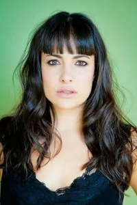 영화배우인 니콜라 코레이아 다뮤드의 대표 이미지