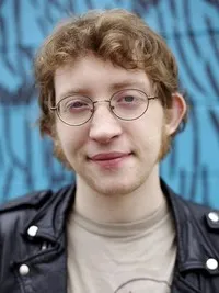 영화배우인 토니 베스페의 대표 이미지