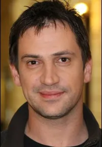 영화배우인 고란 보그단의 대표 이미지