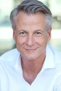 영화배우인 마이클 닉린의 대표 이미지